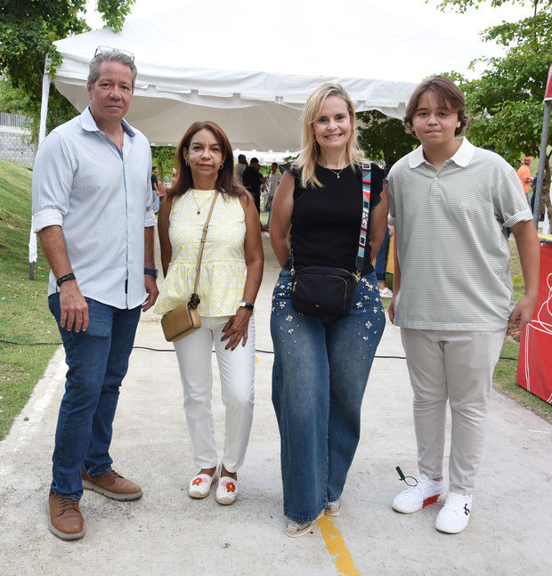 Augusto Cortina, Martiza Morales, Gianna de Moya,-y Juan Diago Cortina.