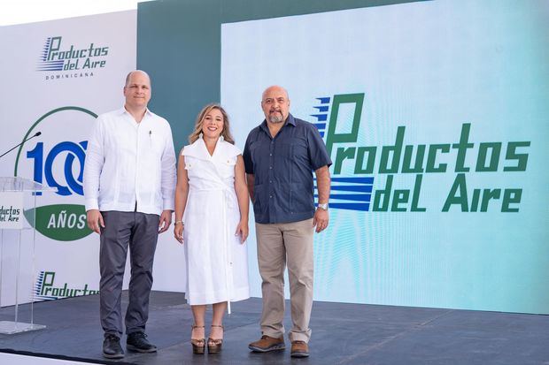 Luis González, Lorraine Ferres y Ingeniero Fernando Castillo.