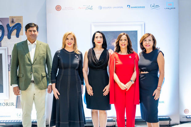 Antonio Alma Iglesias, Elsa Turull de Alma, Raquel Arbaje, Maribel Bellapart y Maripili Bellapart.