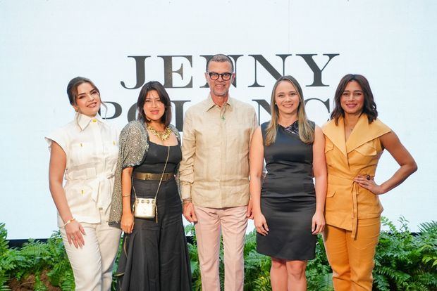 Silvana Najri, Carolina Socías, Sócrates McKinney, Estela Coiscou y Dafnee De Frías.