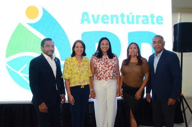 Carlos Rodolí, Grecia Gómez, Jakaira Cid, Yomaris Gómez y Ramón Paulino.