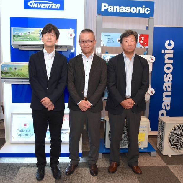 Motoki Ozaki, Tsutomu Ishihara y Sadao Natsuyama.