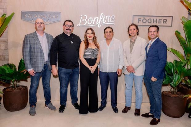 Ryan Bloom, Alberto Morel, Altagracia Isa, Ricardo Subero, Stefan Marchant y Carlos Mateos 