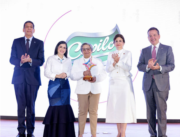 Karel J. Castillo A, Biviana Riveiro, Josefina Pujols de Lomba, Raquel Peña y Víctor 'Ito' Bisono.