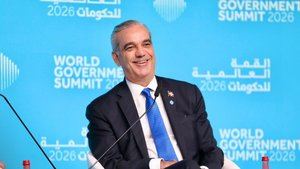 Abinader regresa al país tras exitoso viaje en Emiratos Árabes Unidos