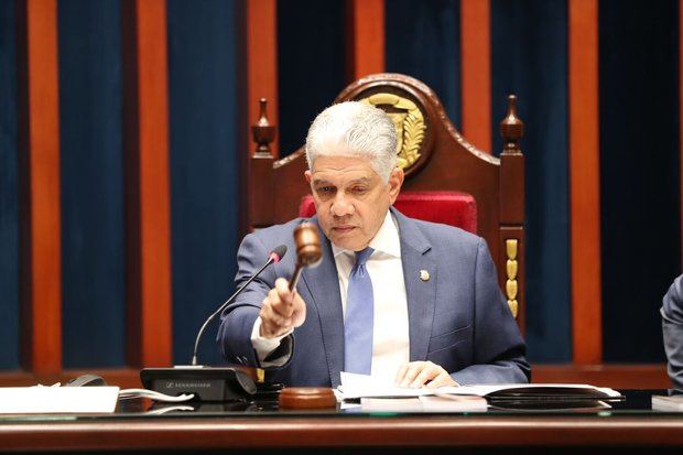 Eduardo Estrella, presidente del Senado de la República Dominicana.