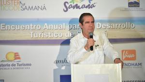 Ministro de Turismo anuncia construcción de anfiteatro en Samaná
