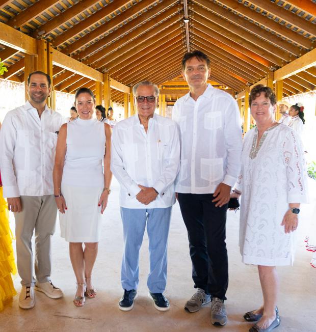 Frank Elías Rainieri, presidente del Grupo Punta Cana, Carolyne Doyon, presidente y CEO de Club Med_ Frank Rainieri, CEO del Grupo Punta Cana y Stéphane Maquaire, presidente y CEO de Club Med.