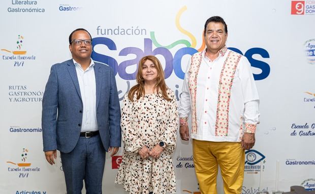 Frank Segura, Ana Kuret y Carlos Matìas.