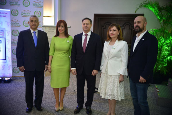 José Manuel Hernández, Yanira Fondeur, Jean Rodríguez, Francia Hernández y Rityar Bacete