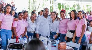 Gabinete de Política Social celebra el Día de las Madres con más de mil mujeres en Santo Domingo Norte