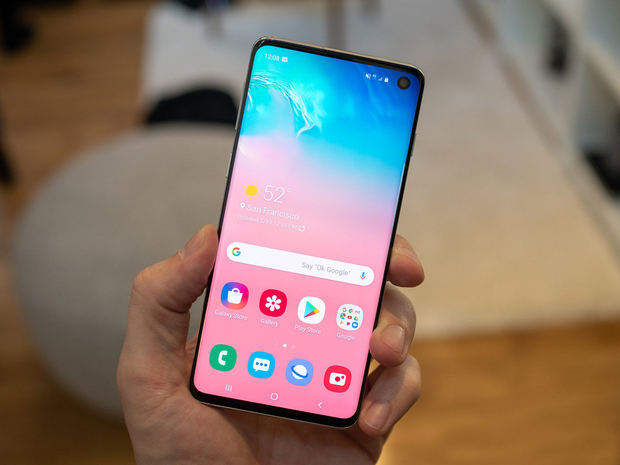 Samsung Galaxy S10+.