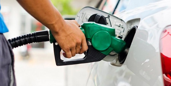 Congelan precios de combustibles