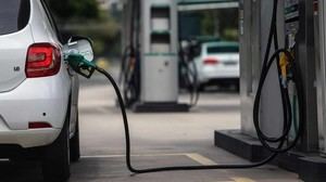 Precios del petróleo mantiene en alza los combustibles