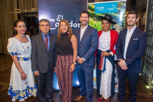 Romilio Gutiérrez, Lissette Olivares, Brian King y Alejandro Larrondo.