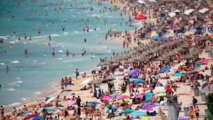 España recibió el récord de 82,8 millones de turistas en 2018, un 1,1 % más 
