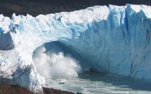 El glaciar argentino Perito Moreno inicia nuevo proceso de ruptura