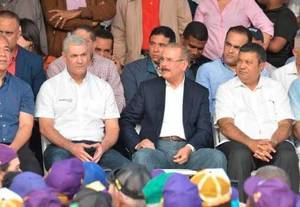 Danilo Medina y Gonzalo Castillo juramentan candidatos municipales de La Vega
 