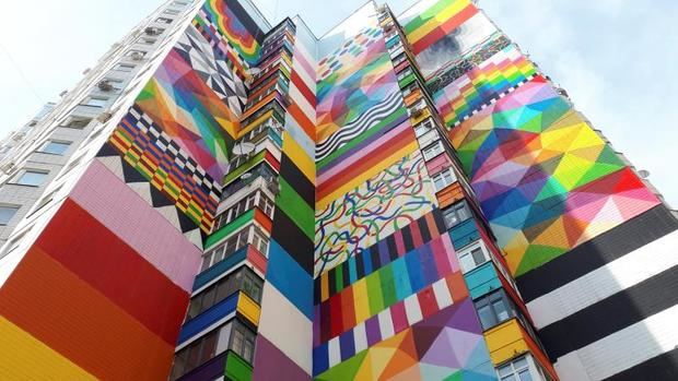 Artistas visuales de todo el mundo, incluyendo España, México y Argentina, han tomado al asalto con luces y colores el barrio de Triojgorka en Moscú.