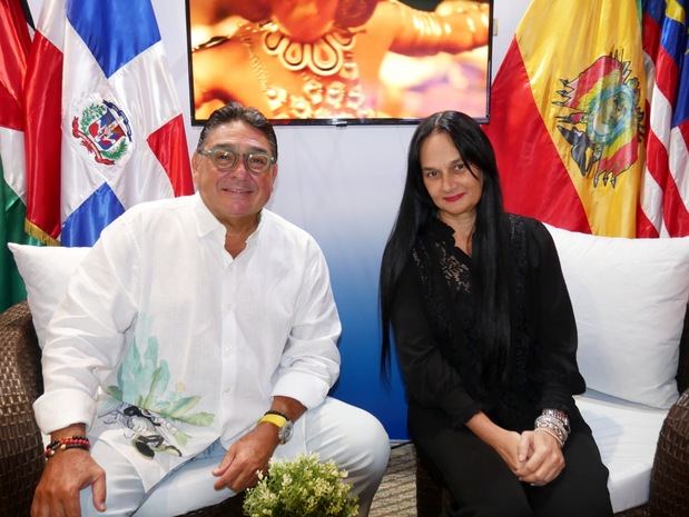 Honorable Sr. Miguel Calzada León y honorable Sra. Muriel Alfonseca