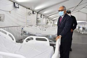 Sánchez Cárdenas visita hospital donado por el PRM y dice es "muy caluroso"
