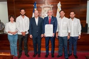 Concejo de Regidores destaca aportes del Dr. Samadi a la salud