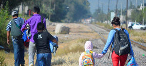 Los migrantes y desplazados también tienen derecho a una vacuna contra el COVID-19