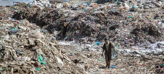 Basurero de Dandora en Nairobi, donde gran parte de los desechos son plásticos.