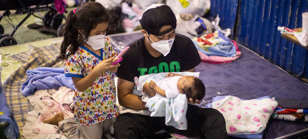 Miles de personas en El Salvador fueron desplazadas por la Tormenta Tropical Amanda en medio de la pandemia de coronavirus.
