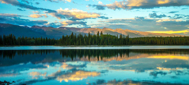 Salisbury
El parque provincial del lago Boya en British Columbia, Canadá, a media noche.