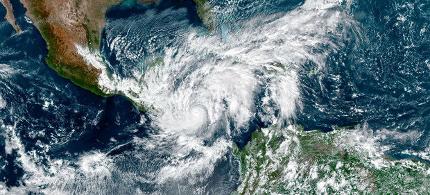 Una imagen de Satélite de la NASA muestra al huracán Eta tocando tierra en Centroamérica.NASA.