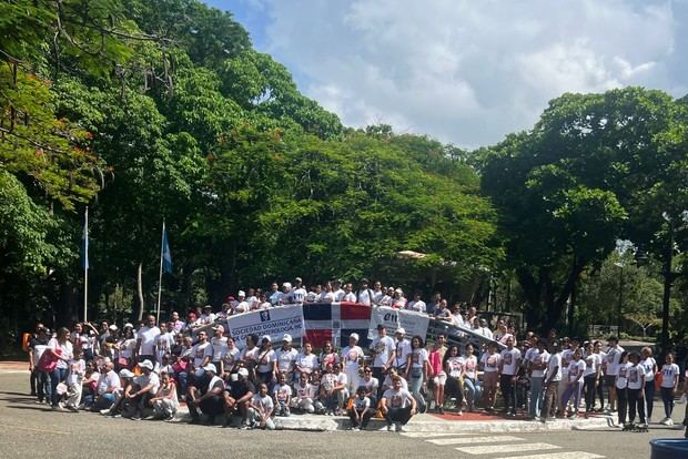 FUNDEII llama a crear conciencia sobre enfermedades inflamatorias intestinales durante novena caminata celebrada en RD.