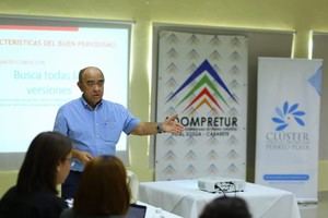Quiterio Cedeño aborda los desafíos del periodismo de calidad en Sosúa, Puerto Plata