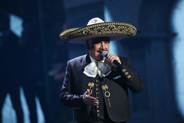 Vicente Fernández.