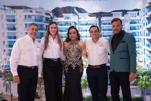 Manuel Duran, junto a Analia Duran Padovani, Anny Mariel Gomez, Manuel Duran Padovani y Aneury Pilar.
