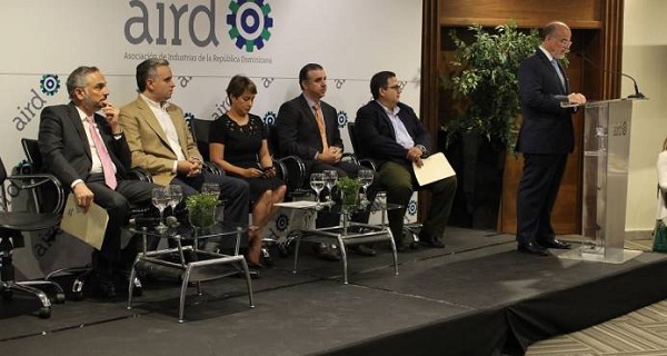 Actores clave presentan potencial y retos del mercado de valores