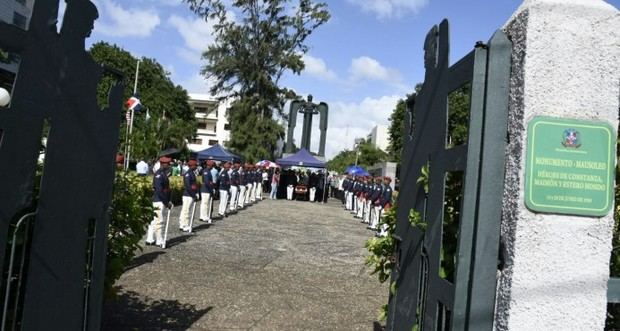 Conmemoración en el Monumento Mausoleo Héroes de Constanza, Maimón y Estero Hondo. 