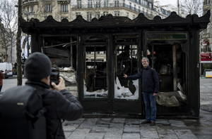 La violencia de las protestas fuerza al Gobierno francés a revisar su estrategia 