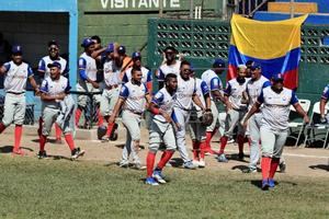 Colombia vence por 7-3 a República Dominicana en el inicio de la Súper Ronda