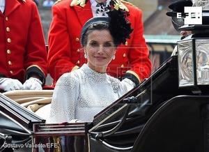 La Reina Letizia de España durante el servicio de la Orden de la Jarretera en el Castillo de Windsor, Windsor, Gran Bretaña.