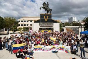 Venezolanos se manifiestan en Santo Domingo en contra del Gobierno de Maduro 