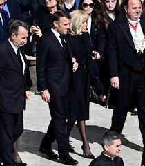 Reinas y primeras damas destacan por su sobria elegancia en la ceremonia de despedida del Papa