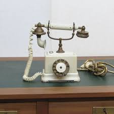 La mesita del teléfono