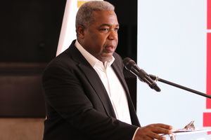 Tony Peña Guaba.