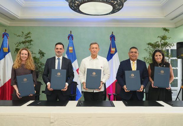 Cooperación entre República Dominicana y Francia se enfoca en educación, salud y medio ambiente a través de nueva hoja de ruta.
