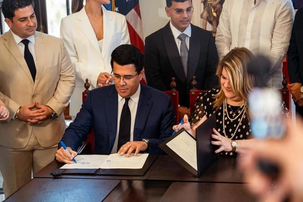 Firma del acuerdo.