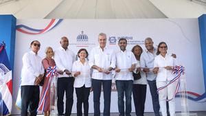 Luis Abinader inaugura calles y rehabilitación del río Baní con inversión de 148 millones de pesos en Peravia