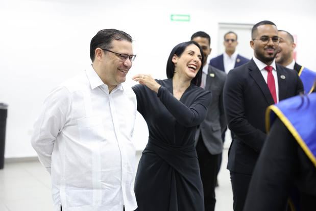 Sanz Lovatón resalta colaboración entre aduanas e ITLA para fortalecer la formación en logística.