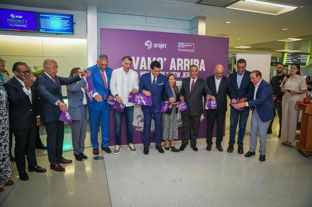 David Collado inaugura vuelo a Nueva York de Arajet.