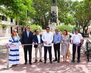 David Collado reinaugura el parque Duarte y deja abierta la icónica calle Las Mercedes en Ciudad Colonial